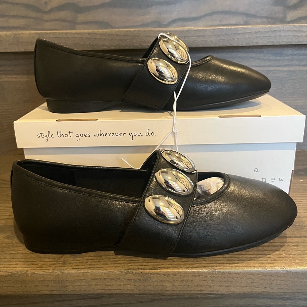 NWT A New Day Genevieve Mary Jane Flat